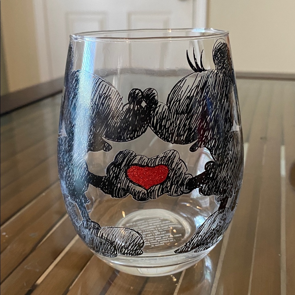 DISNEY MICKEY MINNIE MOUSE Kissing STEMLESS WINE GLASS 20 Oz Collectible